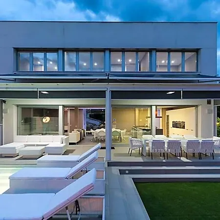 Exclusive Piscine Privee A 30km De Barcelone Villa *